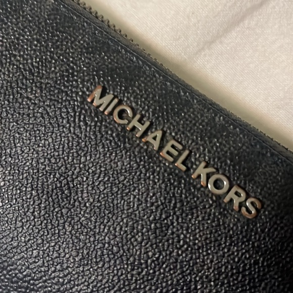 Michael kors wallet - Picture 2 of 8
